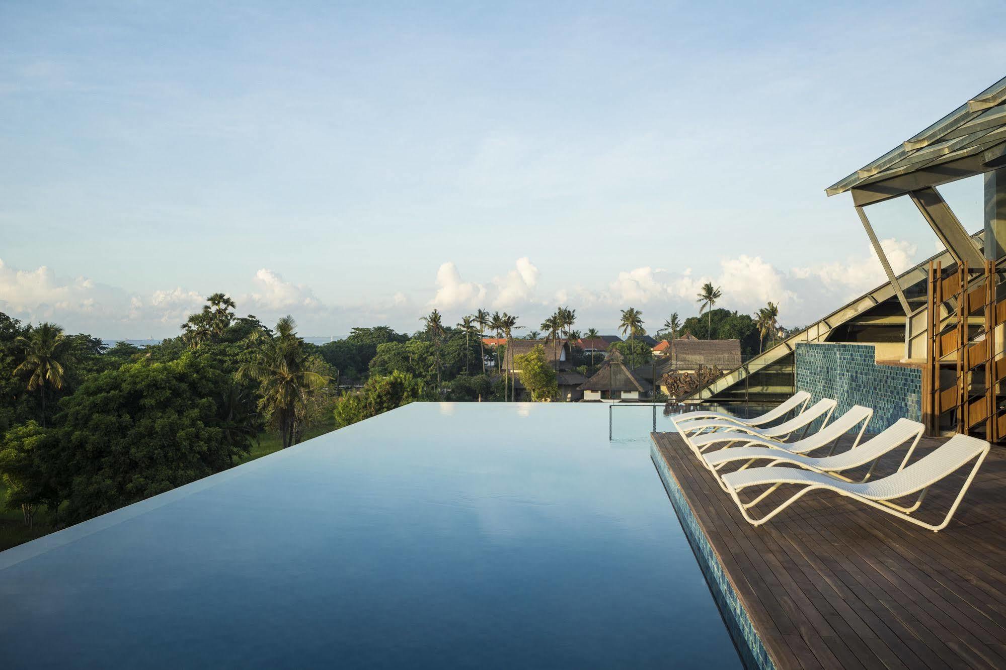 Artotel Bali होटल 4*